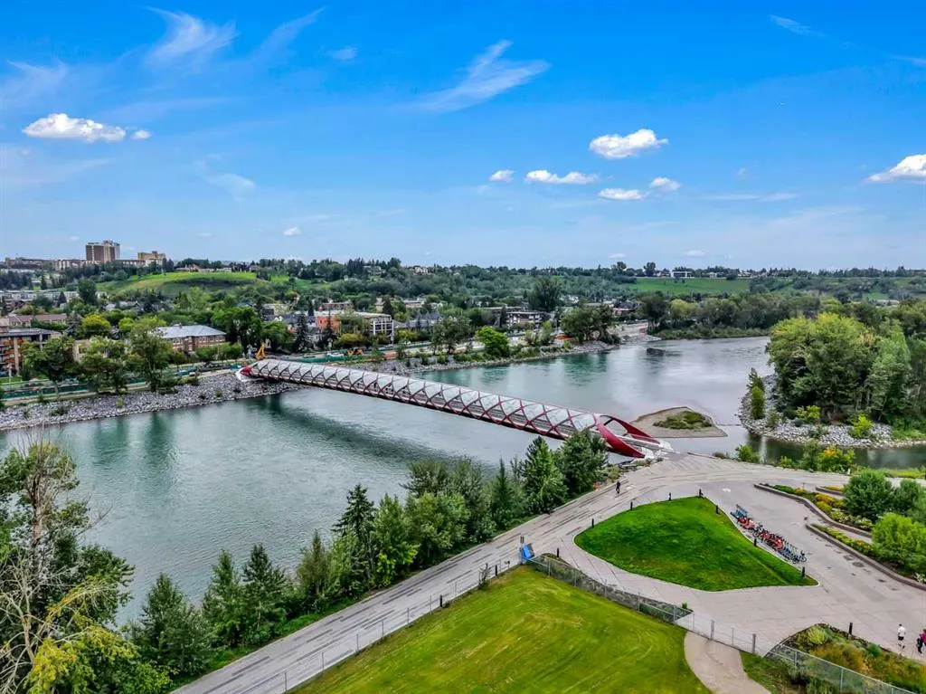 110 7 Street SW, #704