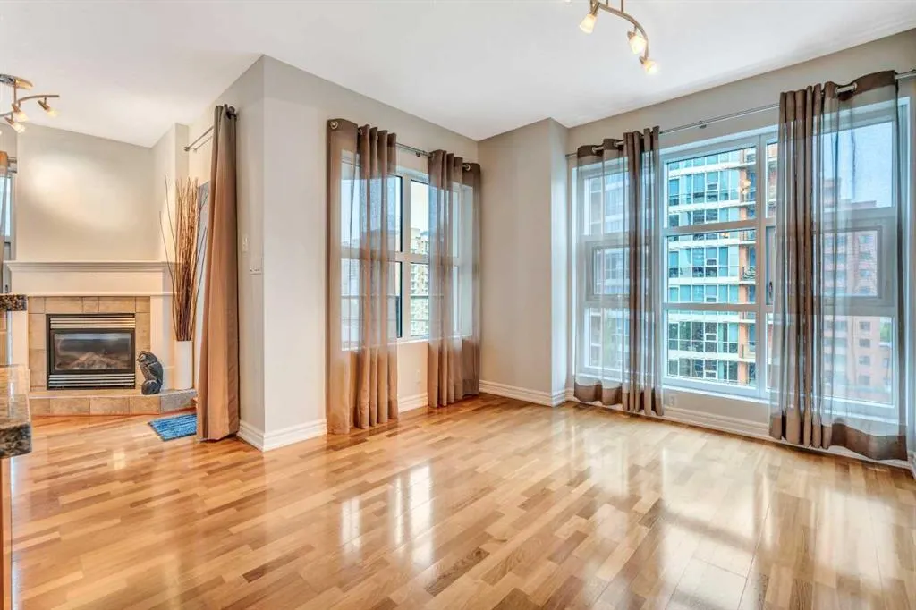 110 7 Street SW, #704