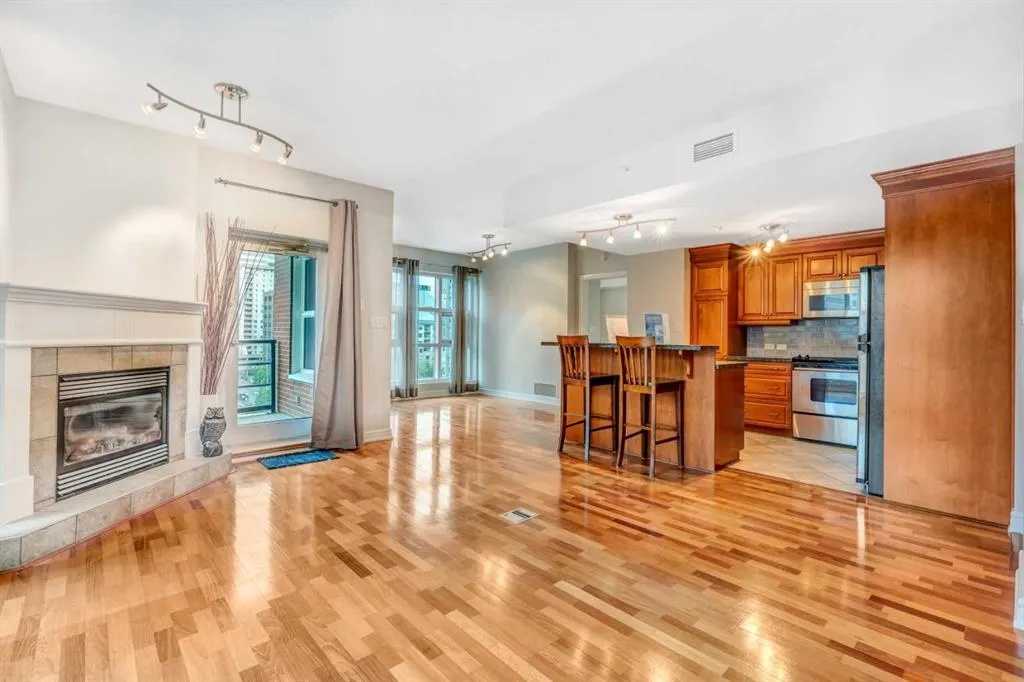 110 7 Street SW, #704