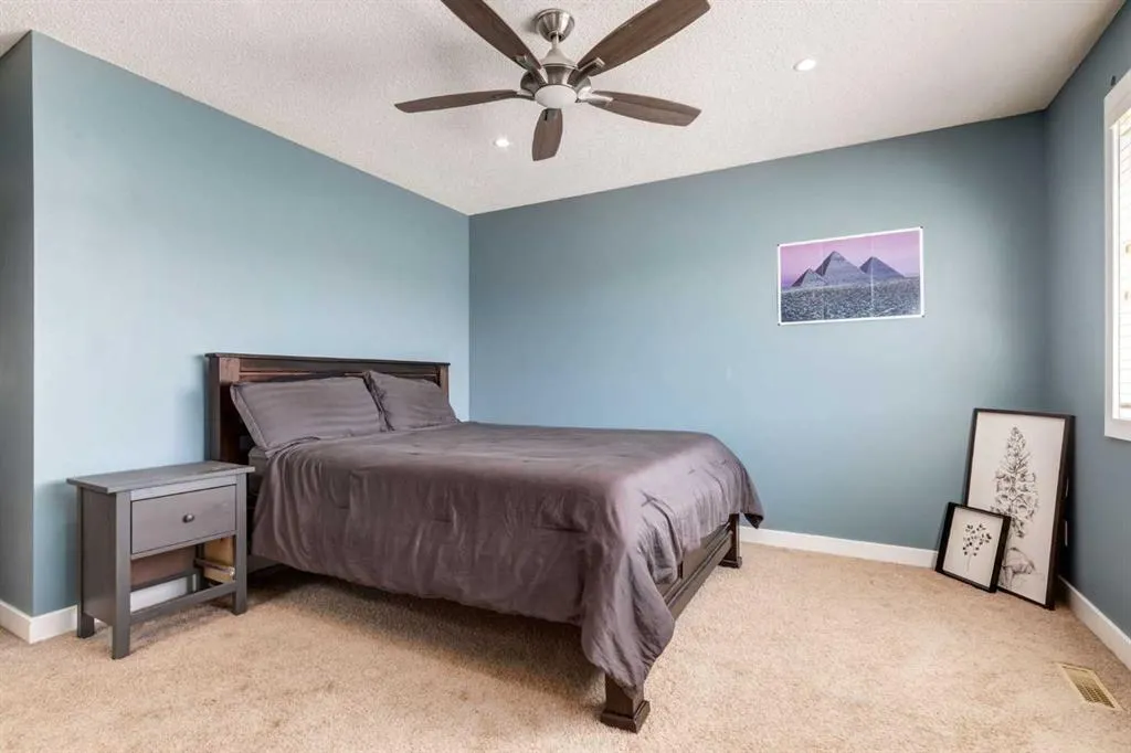 35 Bridlecrest Manor SW