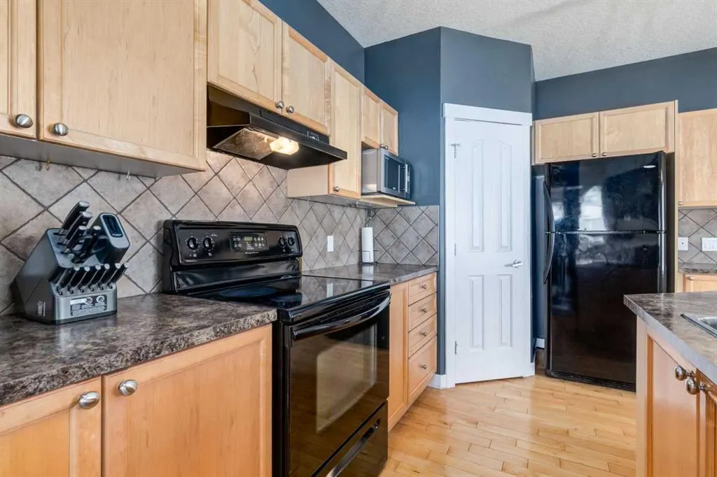 35 Bridlecrest Manor SW