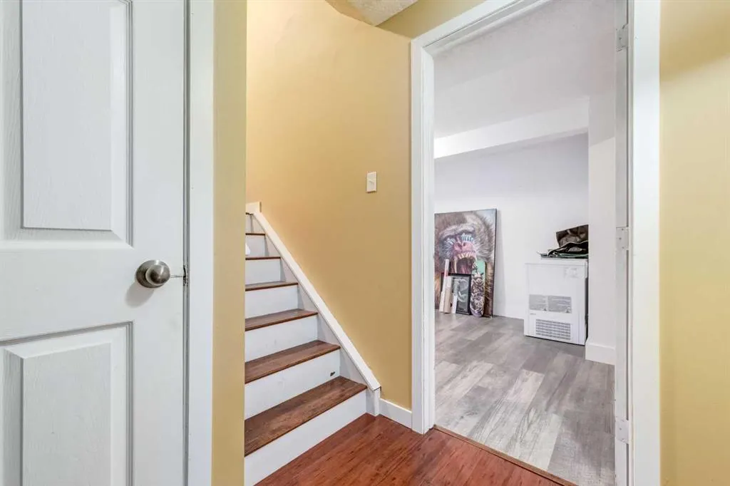 35 Bridlecrest Manor SW