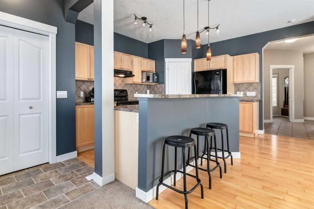 35 Bridlecrest Manor SW