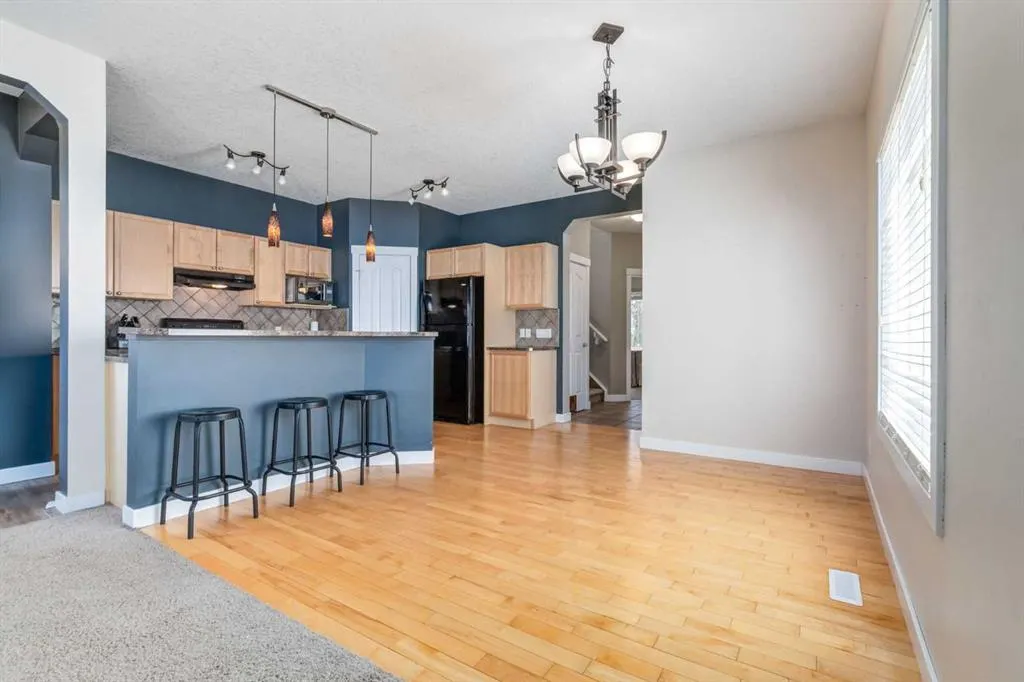35 Bridlecrest Manor SW