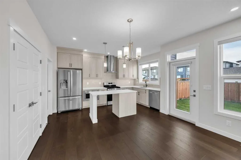 116 Homestead Close NE