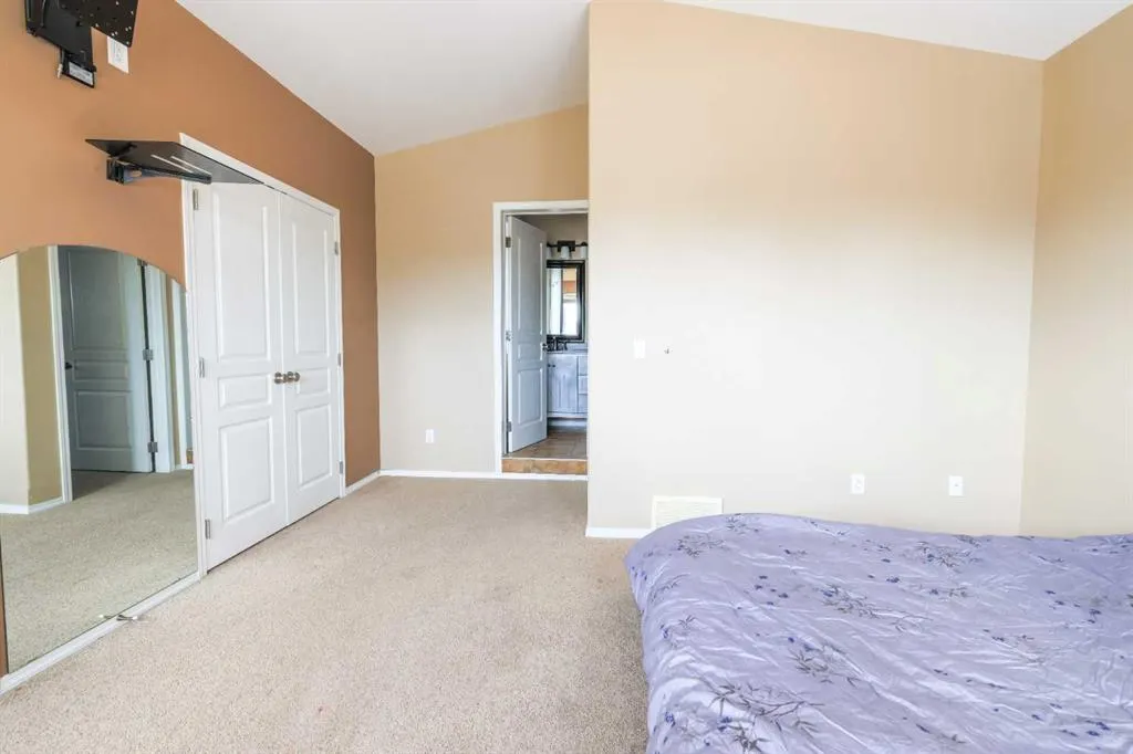 6810 59 Street Close