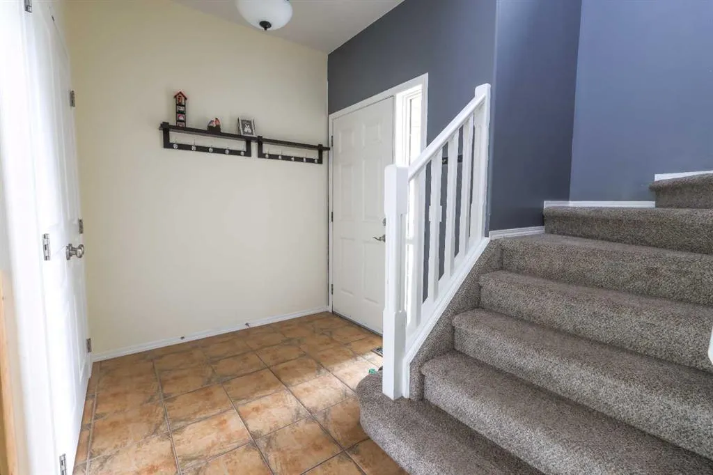 6810 59 Street Close