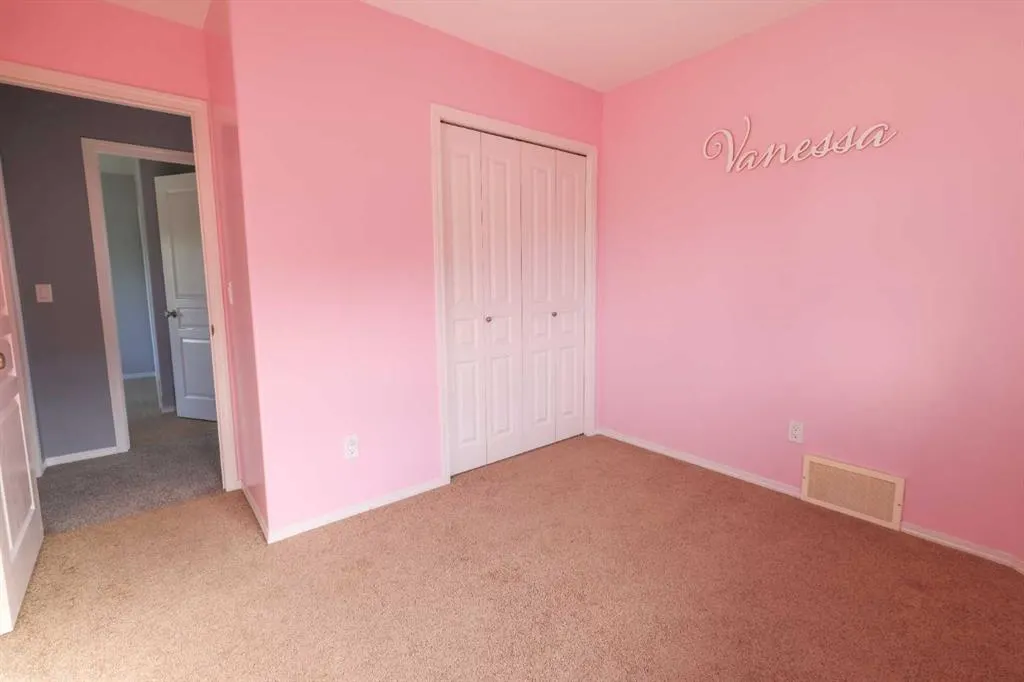 6810 59 Street Close