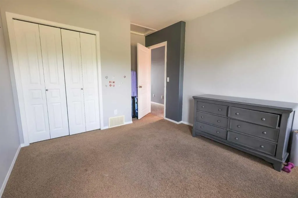 6810 59 Street Close