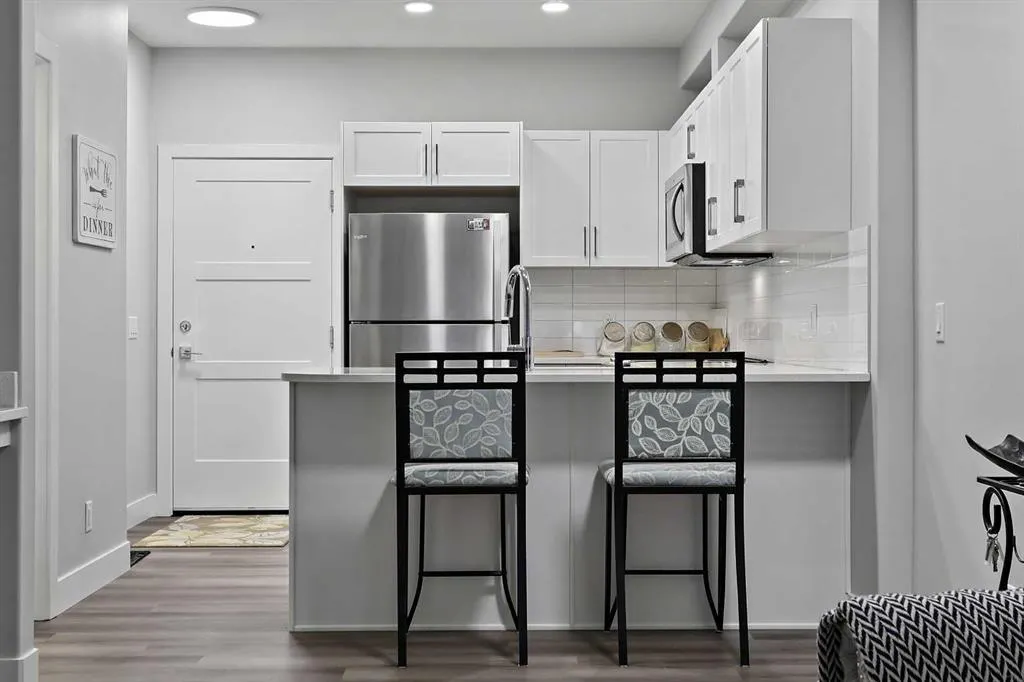 8355 19 Avenue SW, #105