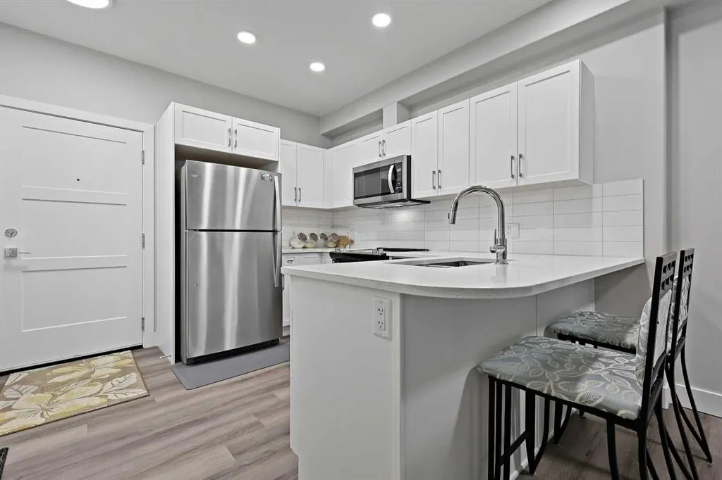 8355 19 Avenue SW, #105