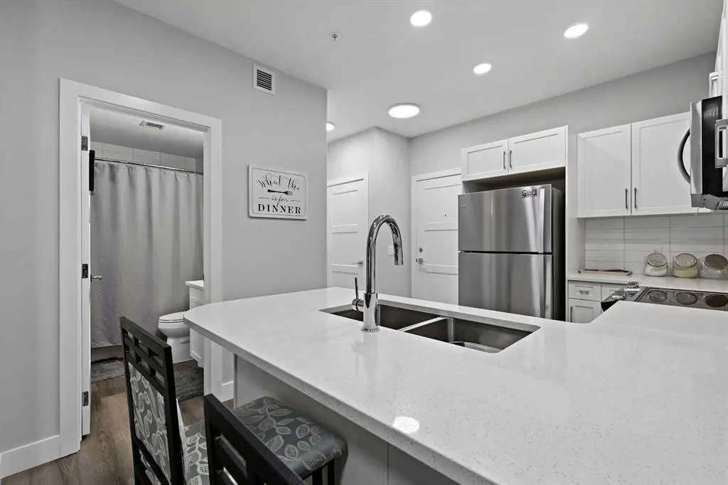 8355 19 Avenue SW, #105