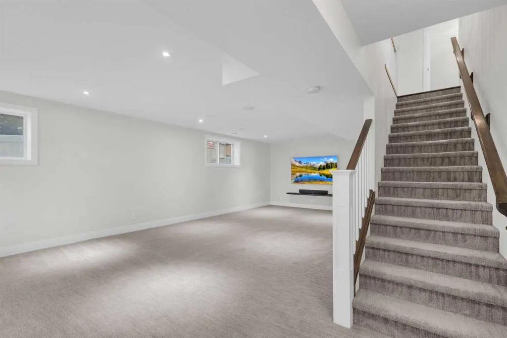 60 Thompson Crescent