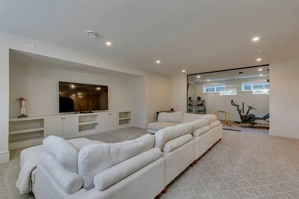 129 Glyde Park