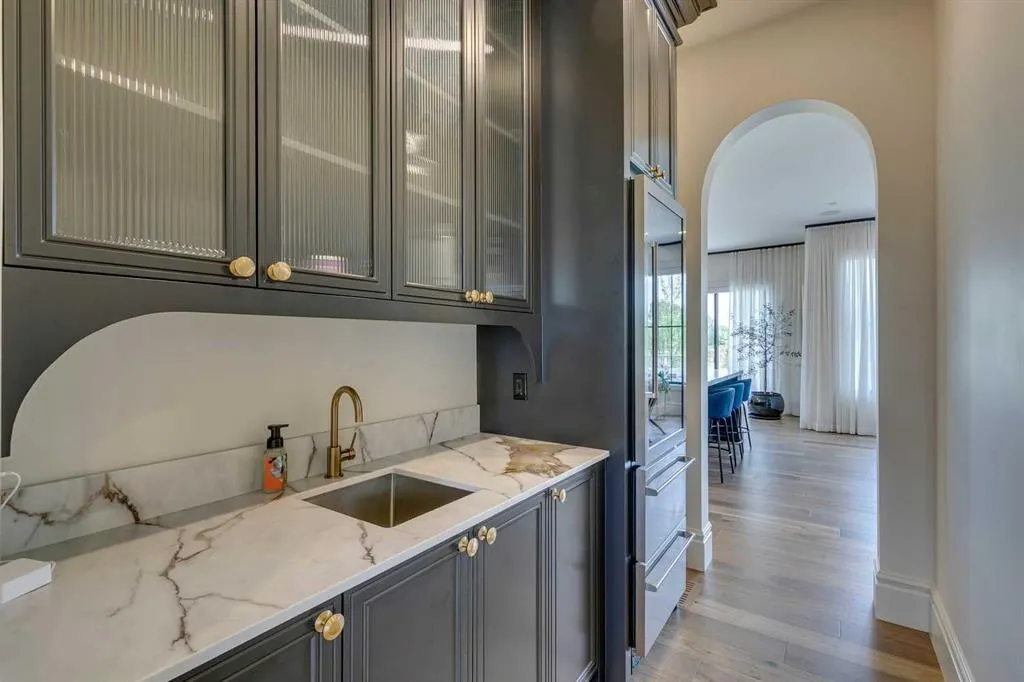 129 Glyde Park