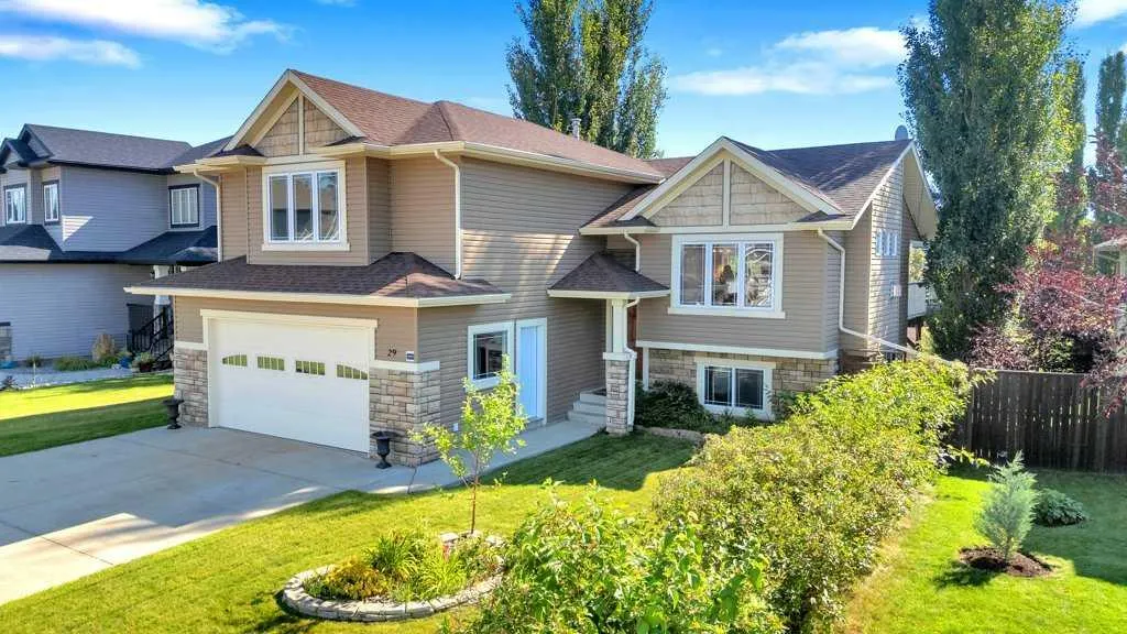 29 Estella Crescent