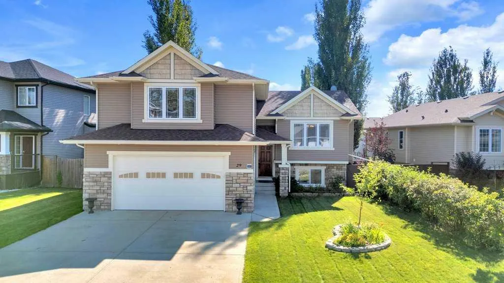 29 Estella Crescent