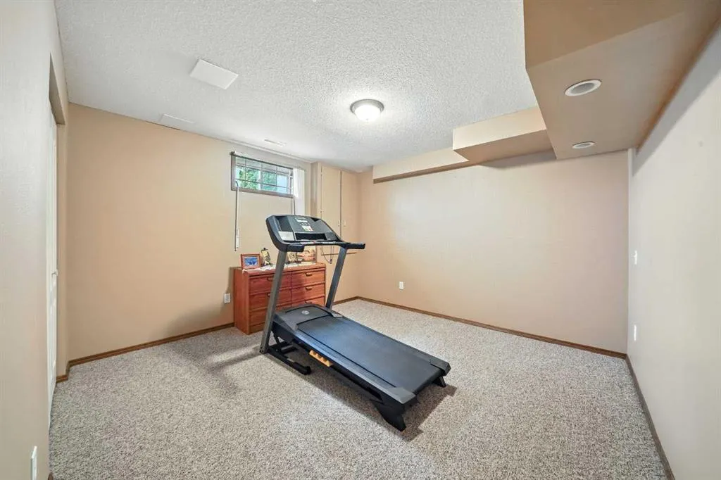 62 Rowell Close
