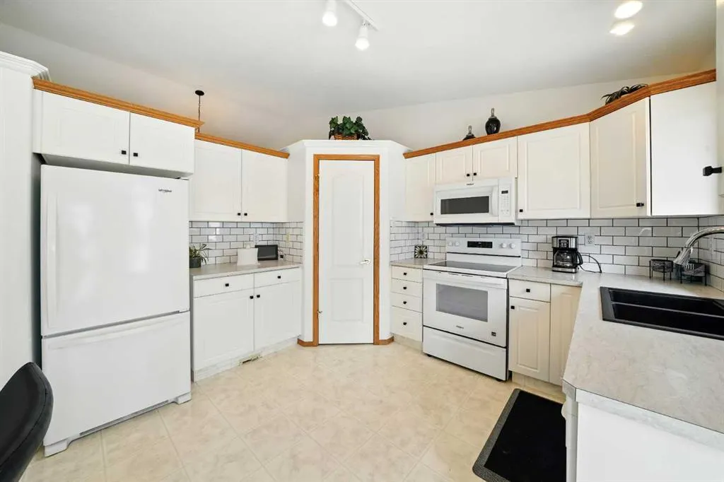 62 Rowell Close