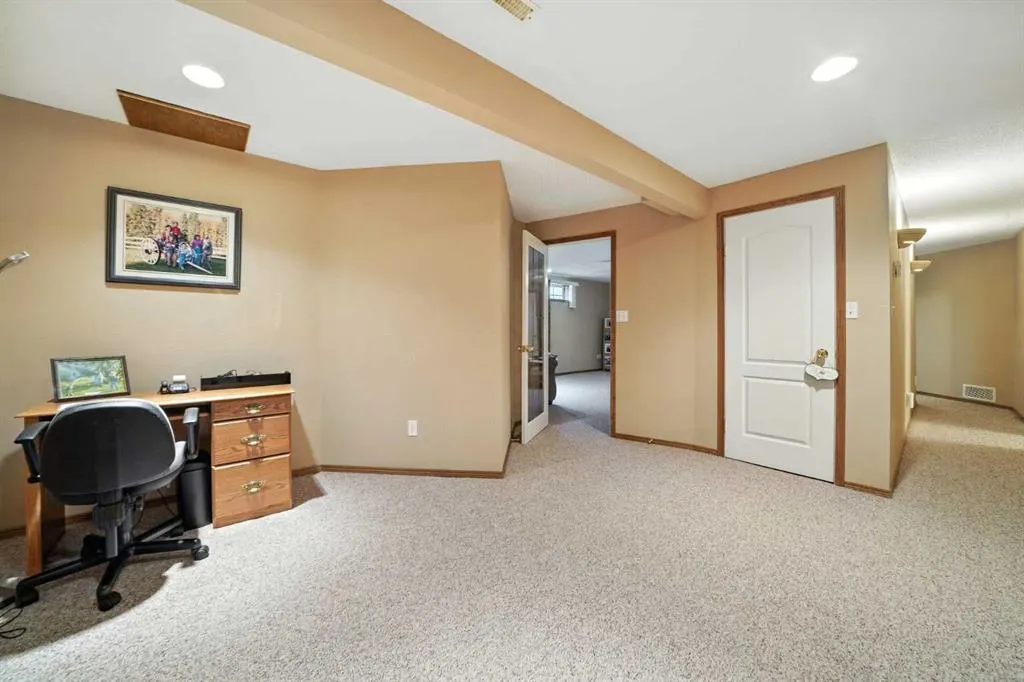 62 Rowell Close