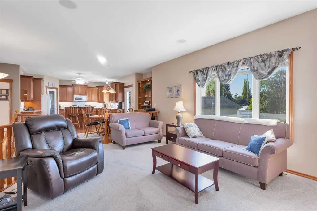 16 Ahlstrom Close