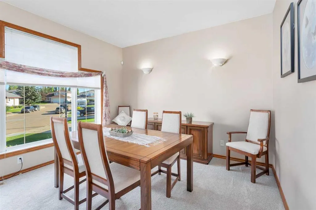16 Ahlstrom Close