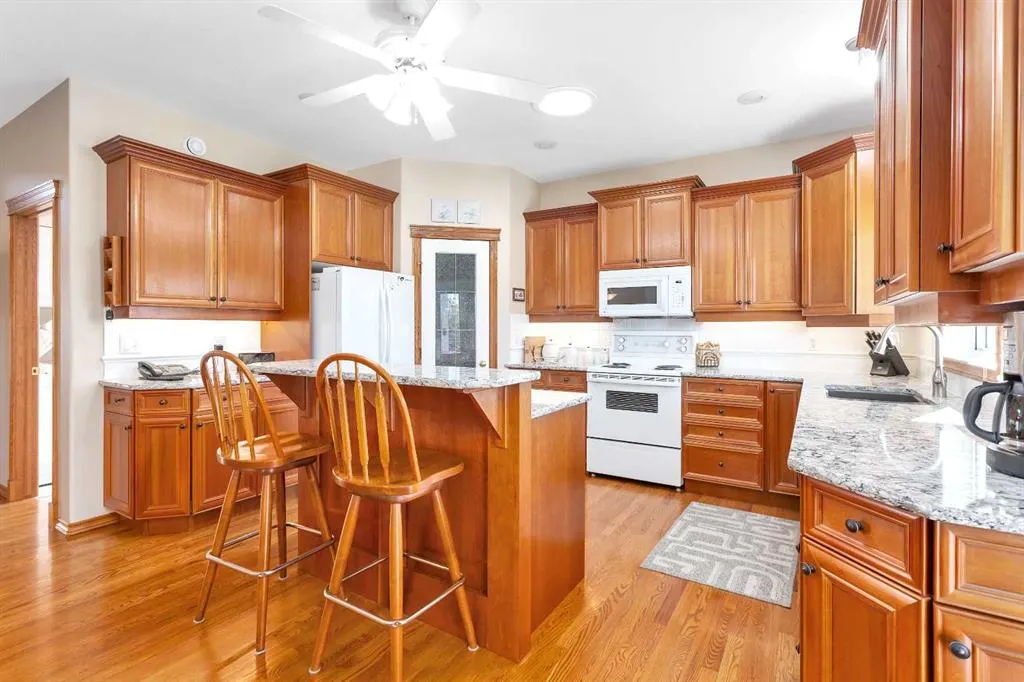 16 Ahlstrom Close