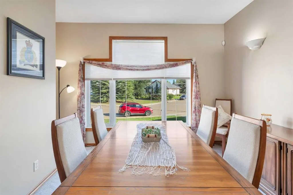 16 Ahlstrom Close