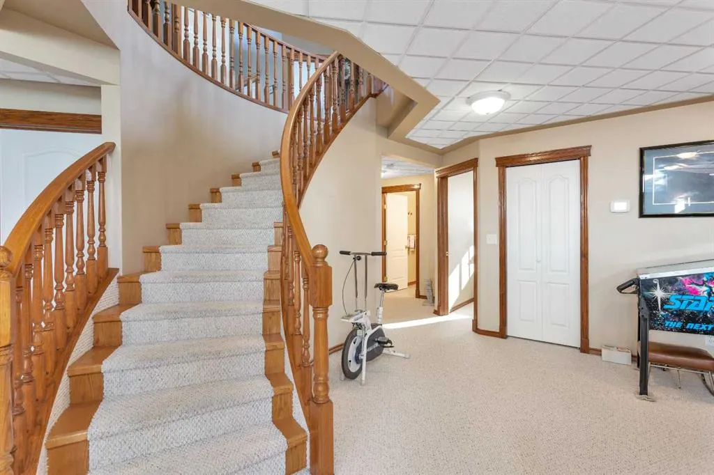 16 Ahlstrom Close