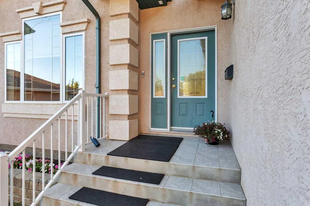 16 Ahlstrom Close