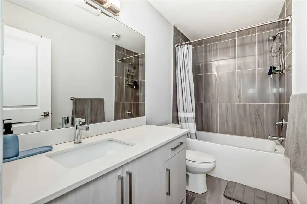 56 Cornerbrook View NE
