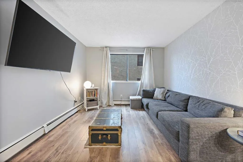 2734 17 Avenue SW, #203