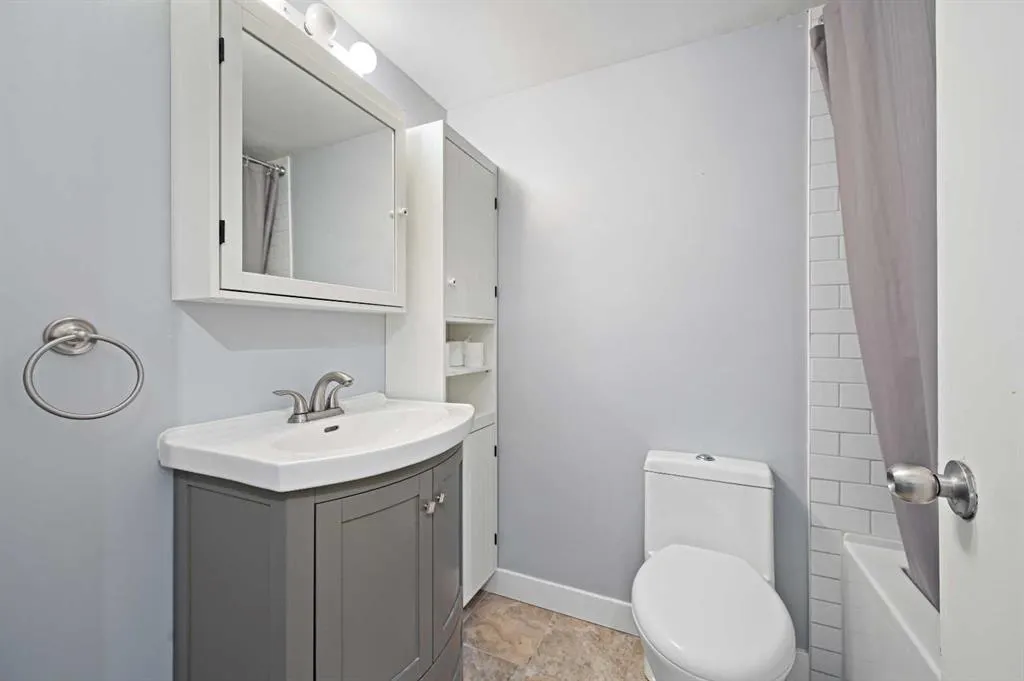 2734 17 Avenue SW, #203