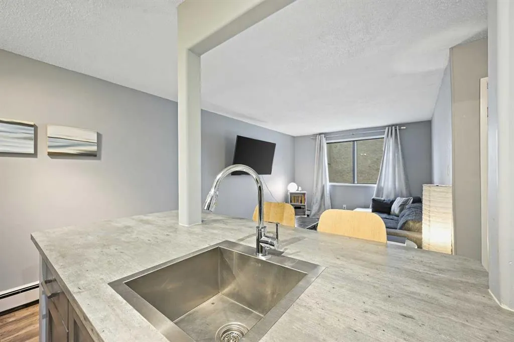 2734 17 Avenue SW, #203
