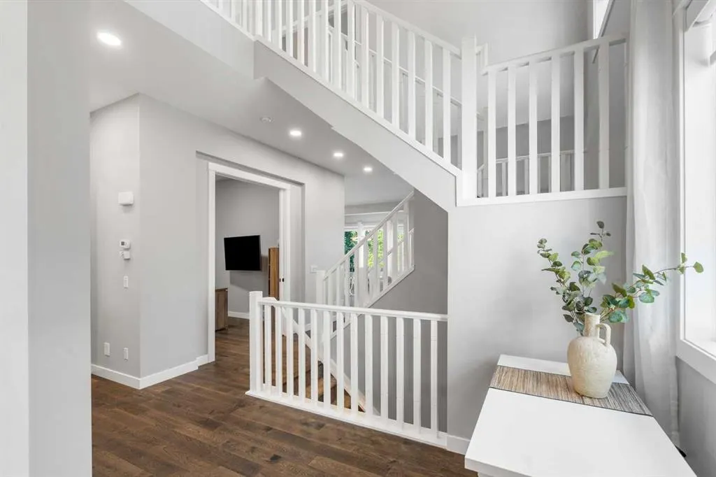 117 West Grove Point SW