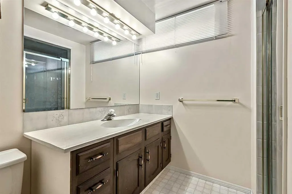 8 Heather Place SW