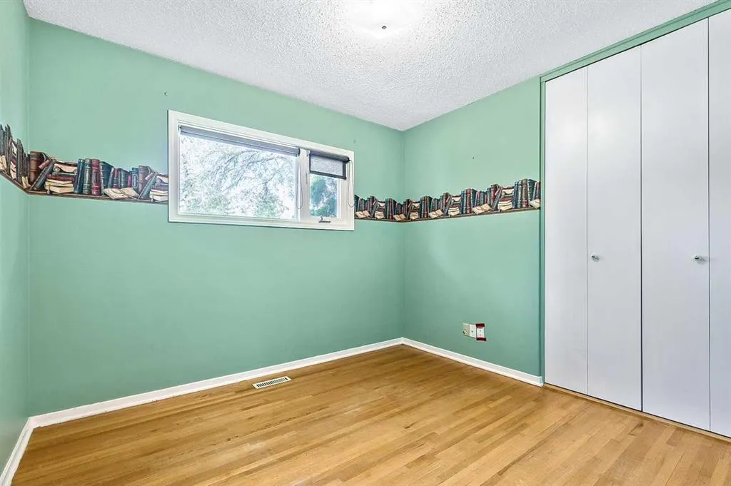 8 Heather Place SW