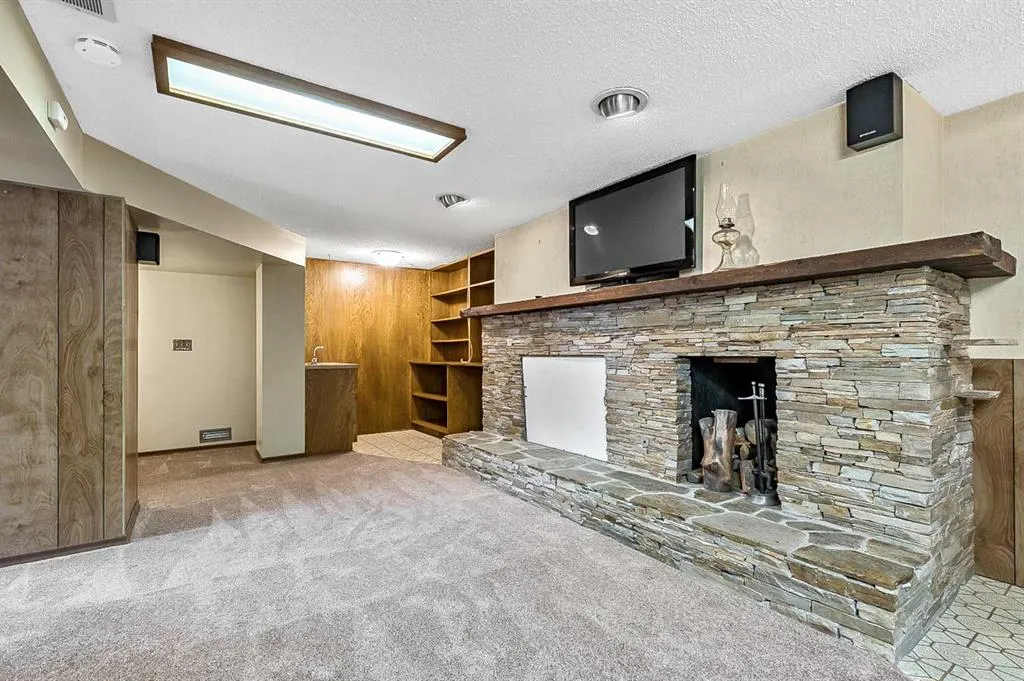 8 Heather Place SW