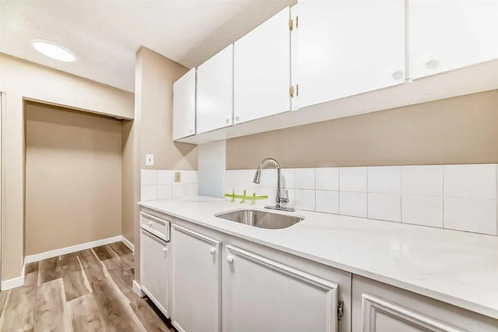 116 3 Avenue SE, #401