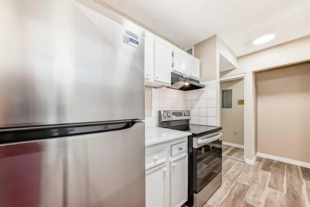 116 3 Avenue SE, #401