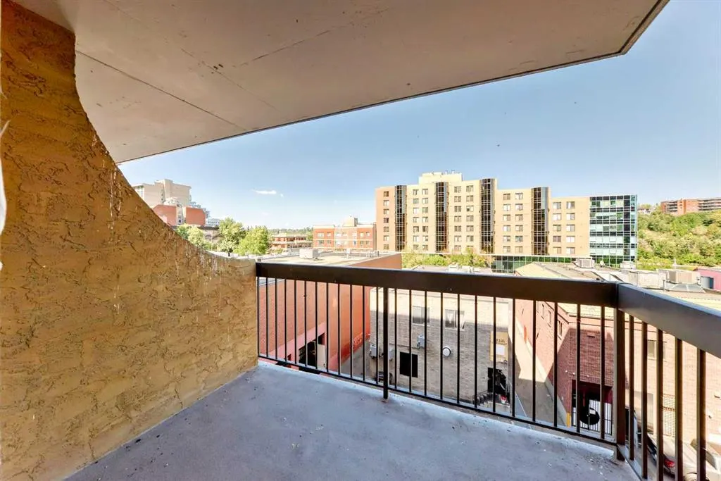 116 3 Avenue SE, #401
