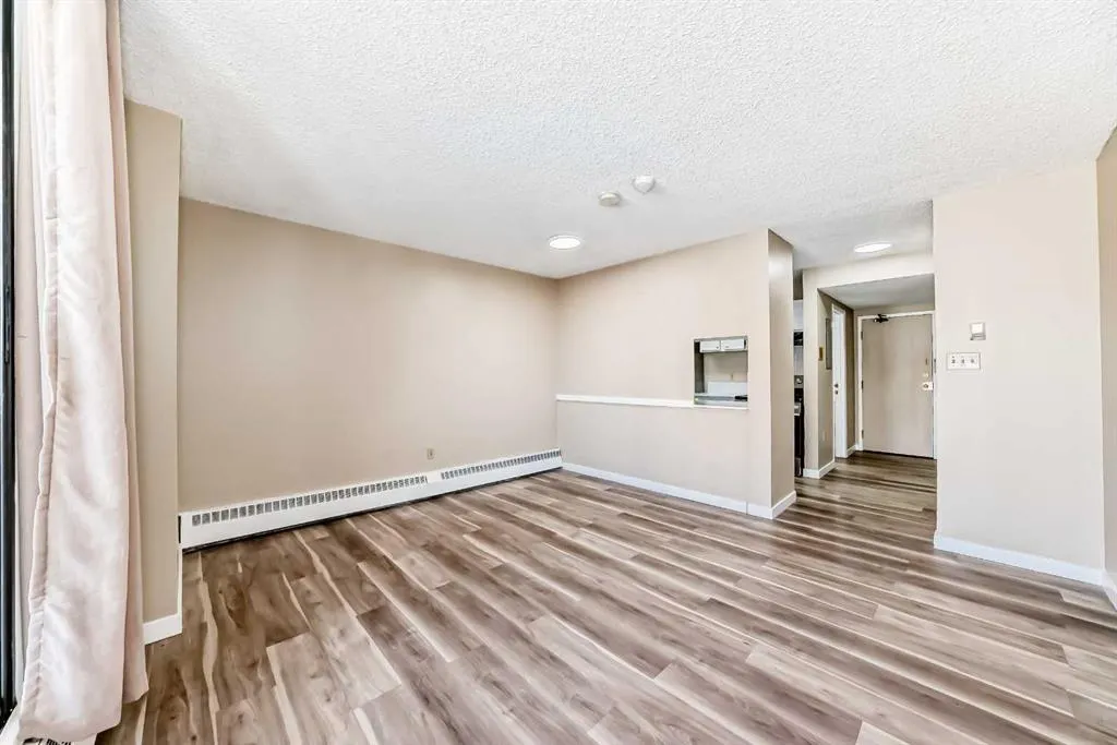 116 3 Avenue SE, #401