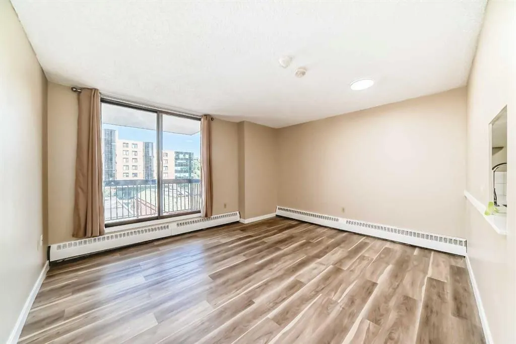 116 3 Avenue SE, #401