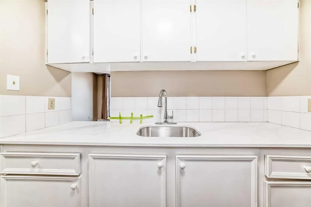 116 3 Avenue SE, #401