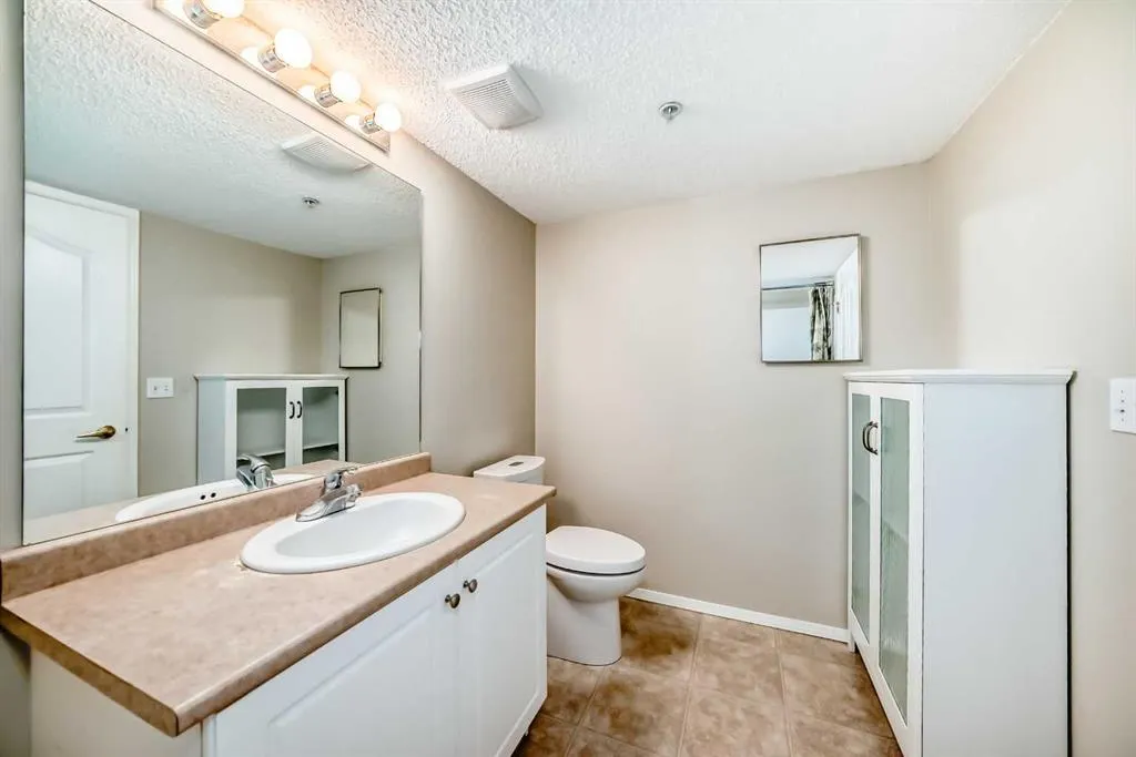 56 Carroll Crescent, #231