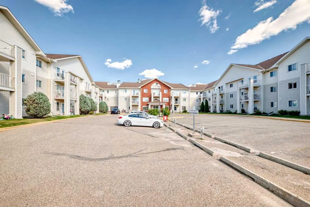 56 Carroll Crescent, #231