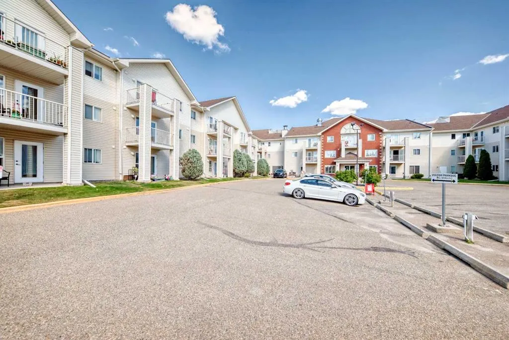 56 Carroll Crescent, #231