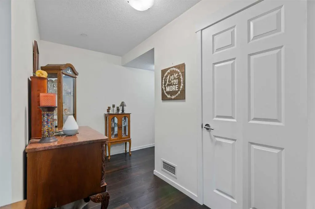 99 Copperstone Park SE, #1218