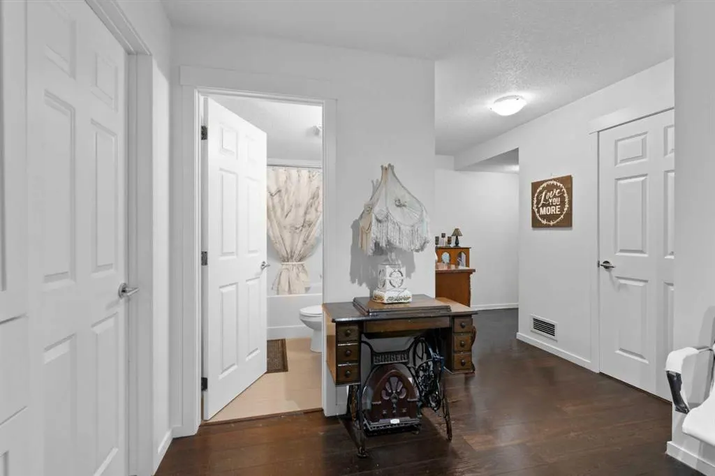 99 Copperstone Park SE, #1218