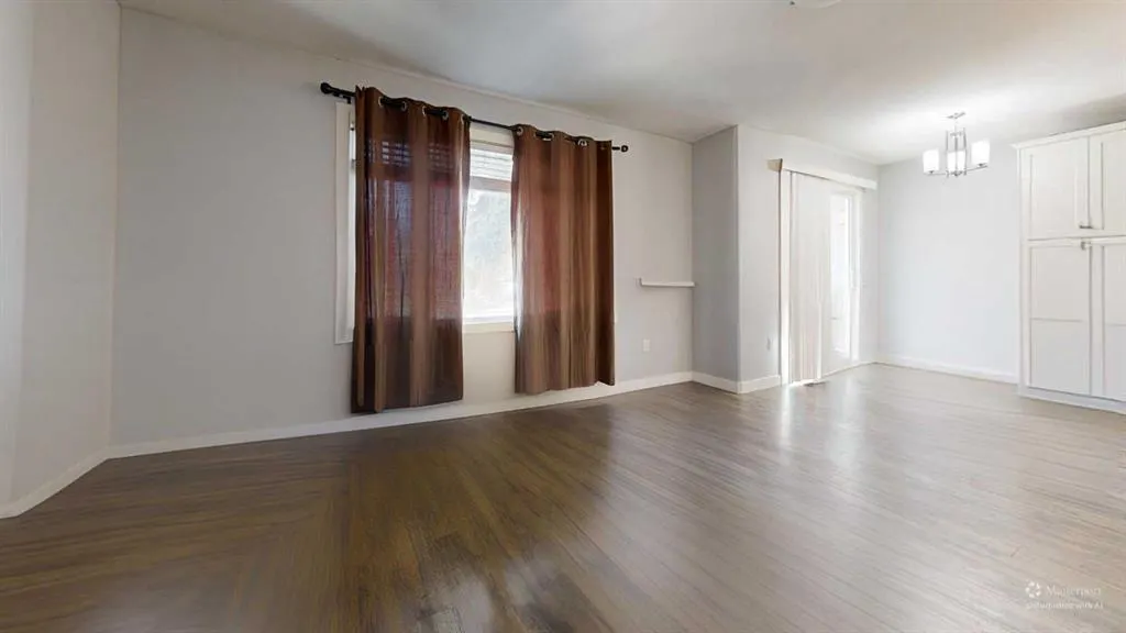 1310 20 Avenue